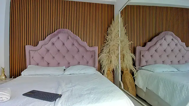 XXX chat uživo modela CarolineFyre