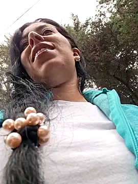 แชท XXX สดของ Luianna