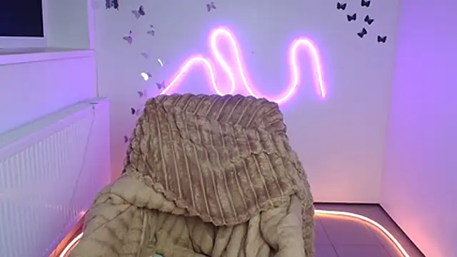 Esmi_Winter লাইভ XXX চ্যাট