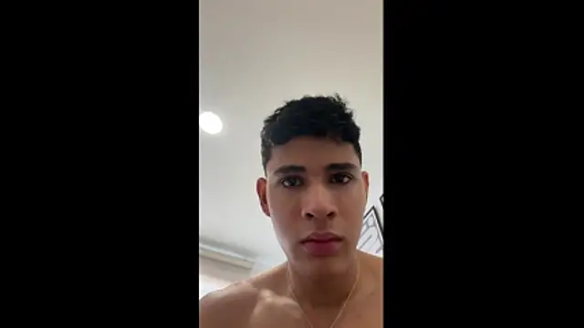 Show modela Massimo_Rinaldi na web-kameri