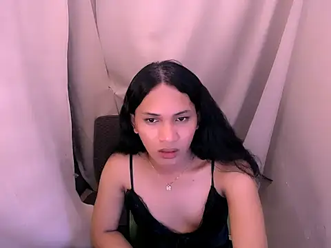 slutty_aki 在線直播表演