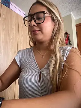 XXX chat uživo modela Miabonnett_