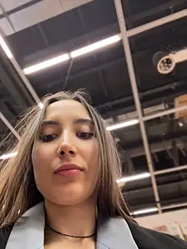 دردشة ICrazyOneIRL الجنسية المباشرة