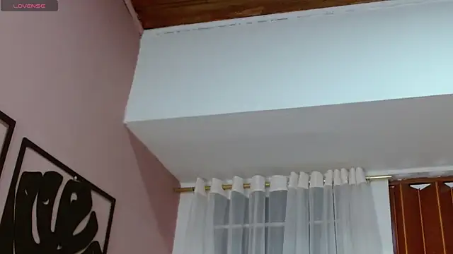 amara_rousse1のライブXXXチャット