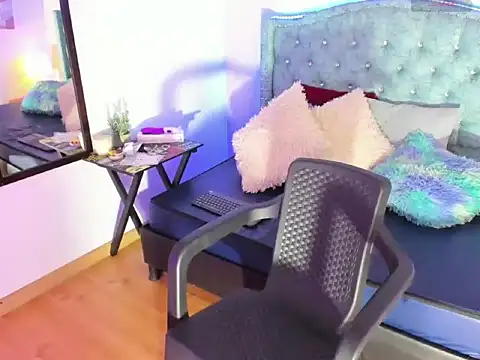 TaliaSkyx21 Webcam show