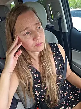 SkyelarsWorld Adlı Modelin Canlı XXX Sohbeti