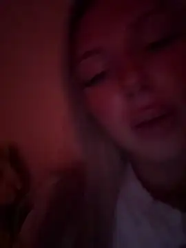 blondeeee's Live XXX Chat