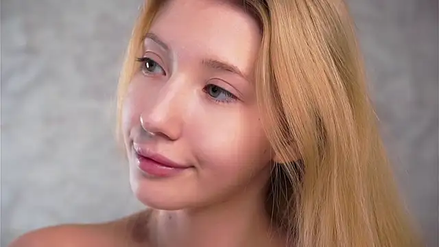 SunnivaCovilのウェブカメラショー