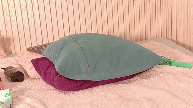 MiaJanssn Live XXX chat