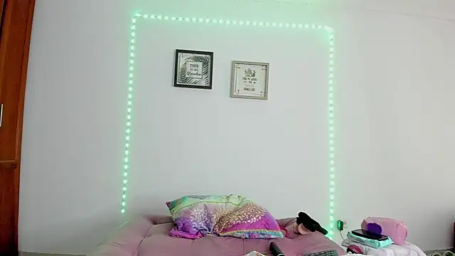 Chatroom XXX en direct de selena_jhonson