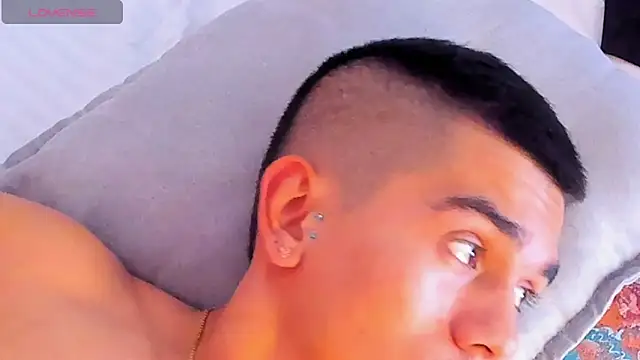 your_d0ll1 élő XXX-chatje