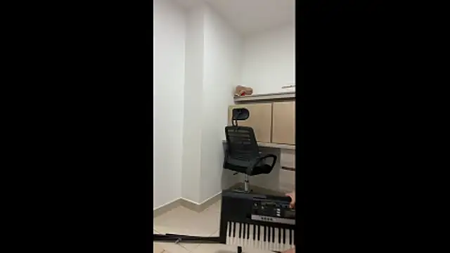 Онлайн чат XXX Massimo_Rinaldi