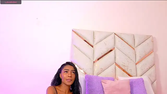 AlanaDoll Adlı Modelin Canlı XXX Sohbeti