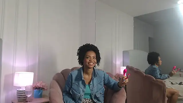 ChantalGarner: онлайн-секс-чат