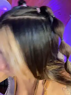 Isabella18_pink Obrolan Langsung XXX