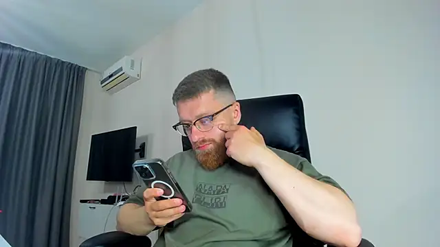 Živý XXX chat Findom_guy