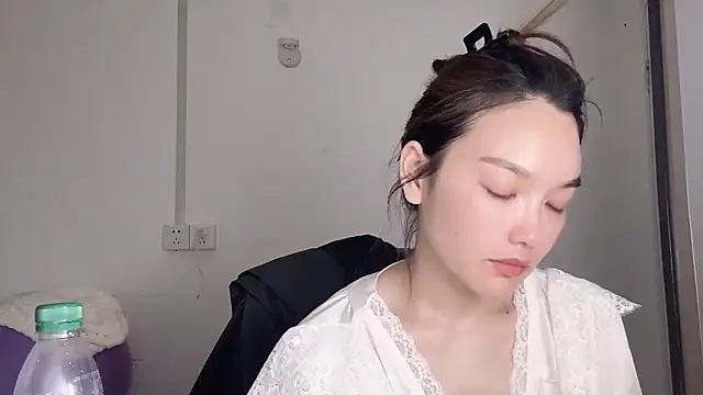 leilei998 Adlı Modelin Canlı XXX Sohbeti