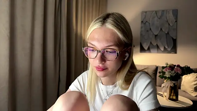 EvelineMolima Adlı Modelin Canlı XXX Sohbeti