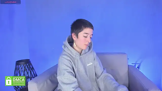 Atheena__ Adlı Modelin Canlı XXX Sohbeti