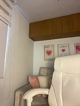 GiaEvans: онлайн-секс-чат