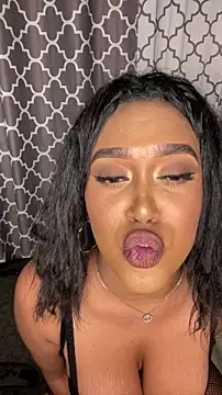 Show de Emii_Love na webcam