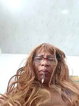 BustyMilf_n Webbikameraesitys