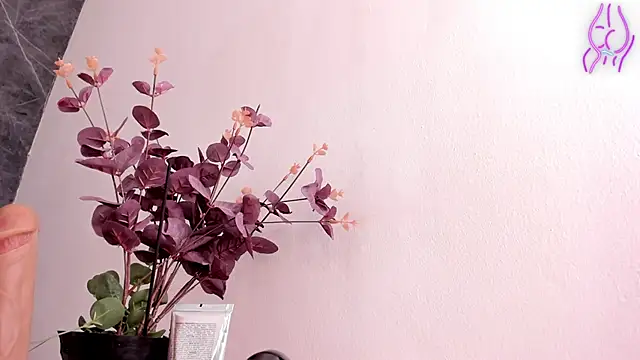 Maia_520's Live XXX Chat