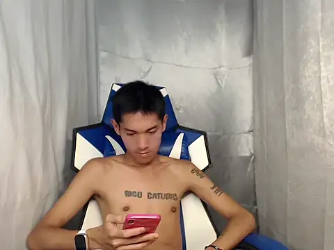 riks_tyler Pertunjukan Webcam