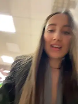 دردشة ICrazyOneIRL الجنسية المباشرة