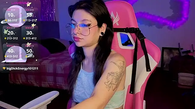 larah_uwu Live XXX-chat