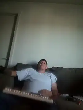 yourMasterisBoredn Live XXX chat