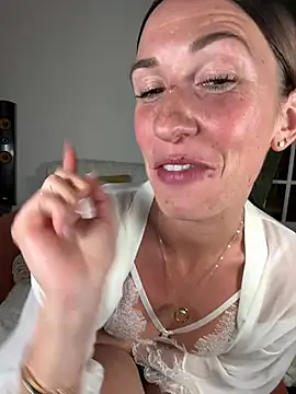 XXX chat uživo modela lola_tentatiion