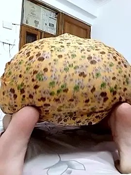 miss_raavy: διαδικτυακό σόου στην κάμερα