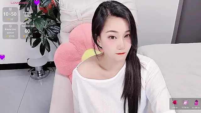 Show modela 7TwTol6 na web-kameri