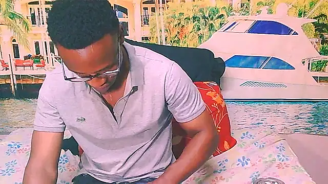 Chat +18 de EbonyTiger69 ao vivo