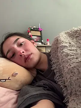 NickieCute- webcam show