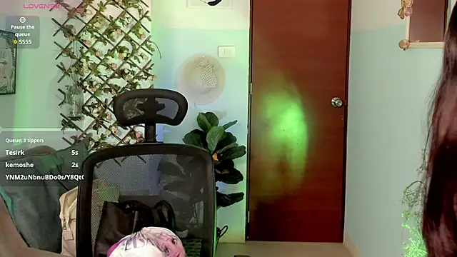 Cameroon-Diaz live XXX chat