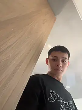 Pokazy przed kamerką – tony_pinkcock