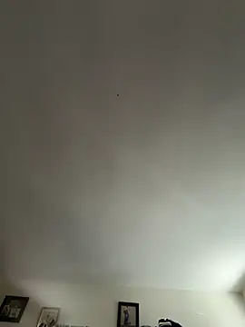 cumguzzler143's Webcam Show