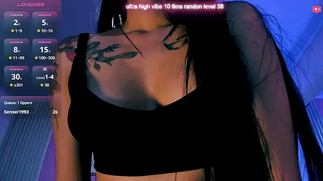 Ariana_west_ Show in webcam