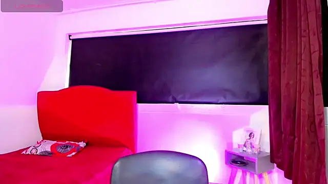 Britany_montiel: διαδικτυακό σόου στην κάμερα