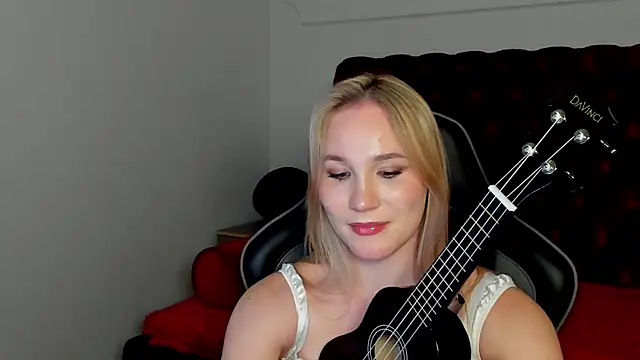 ElaraVoltageのライブXXXチャット