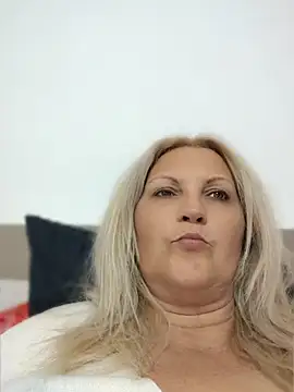 Divineblond Obrolan Langsung XXX