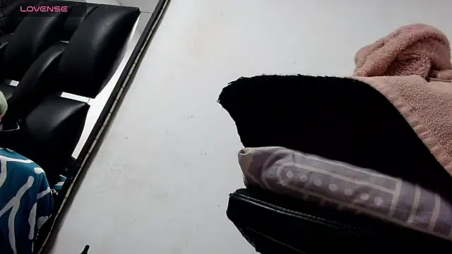 Mistres_Big_Cock 웹캠 쇼