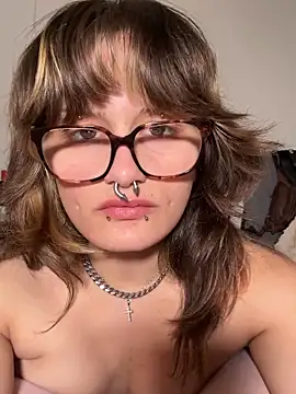 Show modela alldogsgotoheaven na web-kameri