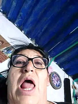 clarita_01 Adlı Modelin Canlı XXX Sohbeti