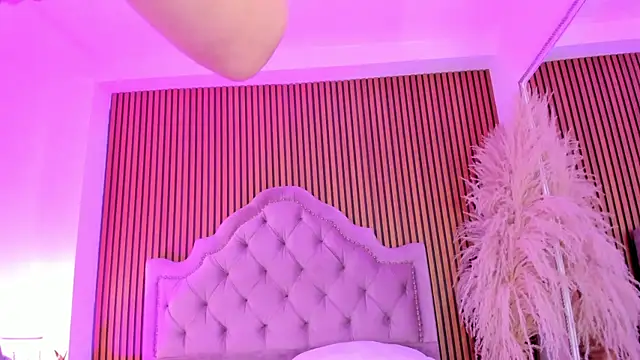 KarelyMitchel's Live XXX Chat