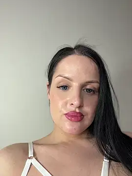 Chat +18 de Evayra ao vivo