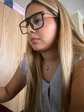 Miabonnett_'s Live XXX Chat