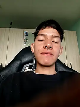 heyy_noah11 Adlı Modelin Web Kamerası Şovu